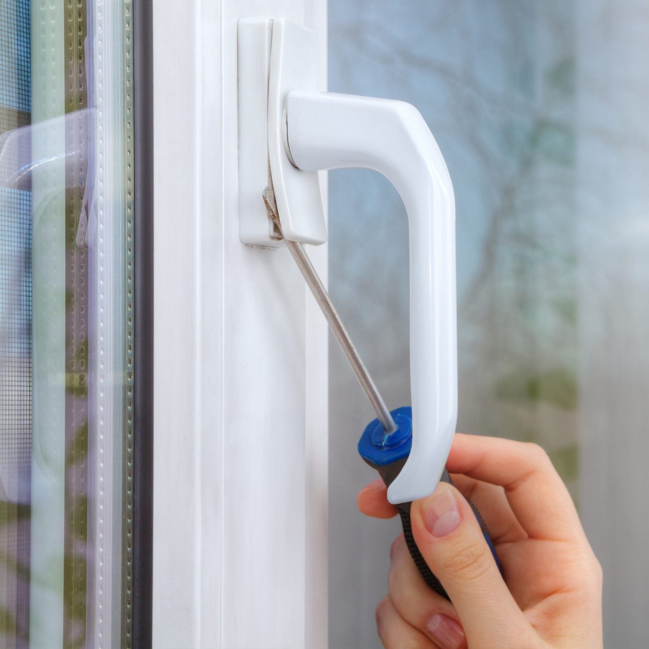 dreamstime_m_90250093 window repair
